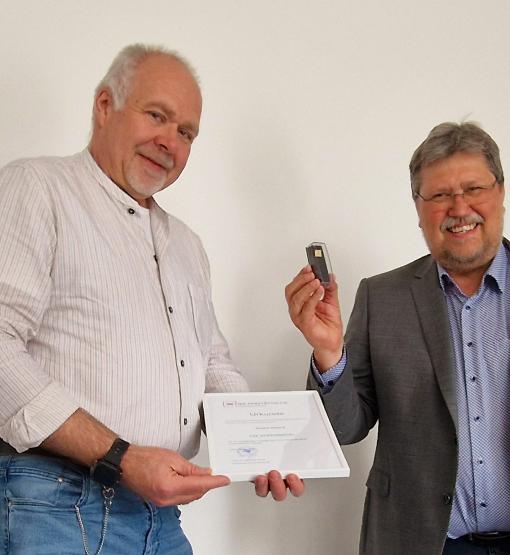 Ehrennadel des PARITÄTISCHEN Ehrennadel des PARITÄTISCHEN